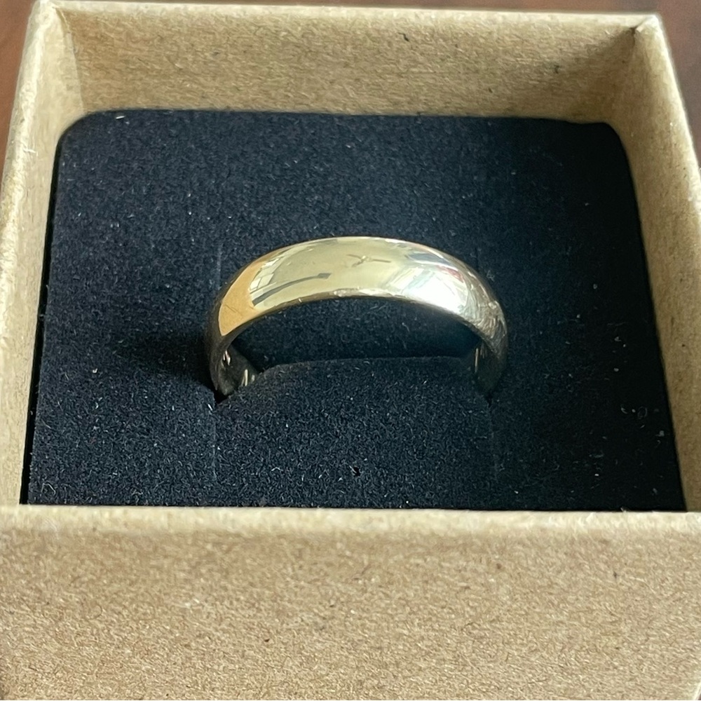 Solid 14k yellow gold band